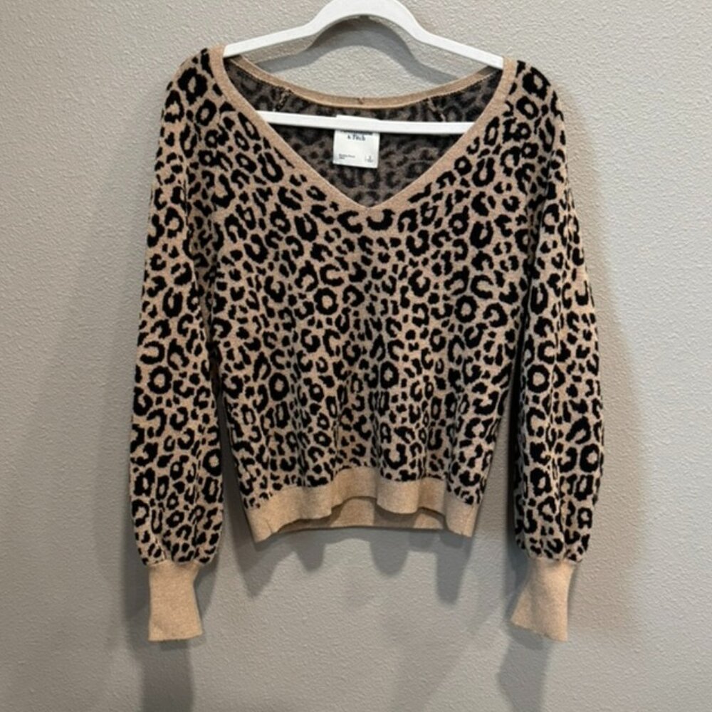 Abercrombie & Fitch Animal Print VNeck Sweater (S)